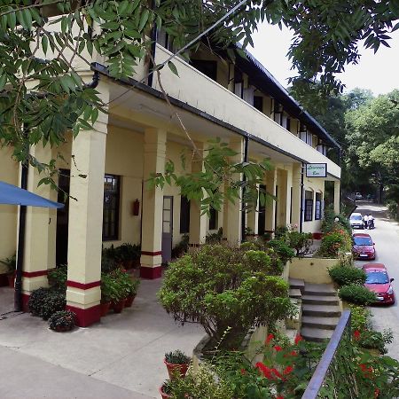 Alasia Hotel Kasauli Esterno foto