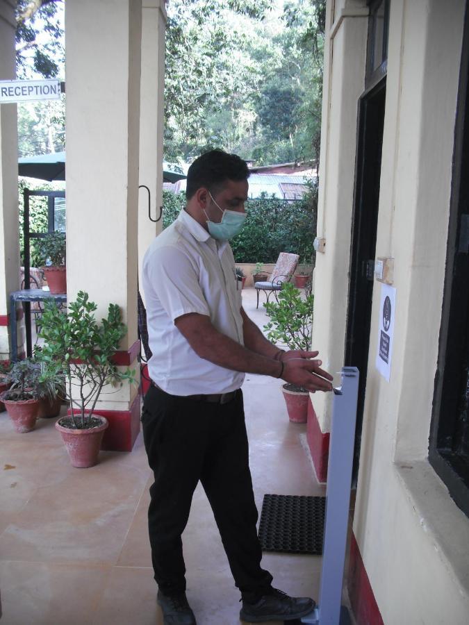 Alasia Hotel Kasauli Esterno foto