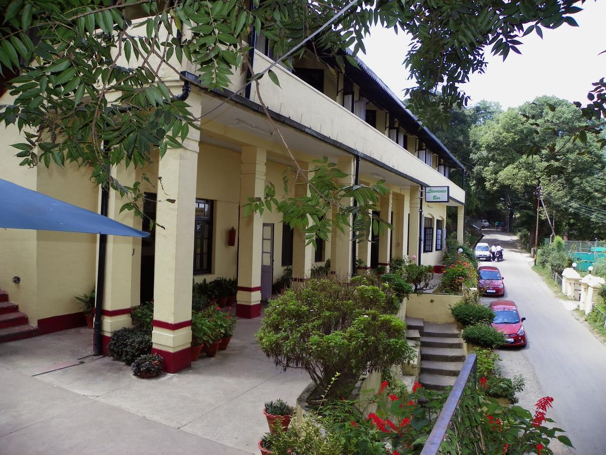 Alasia Hotel Kasauli Esterno foto