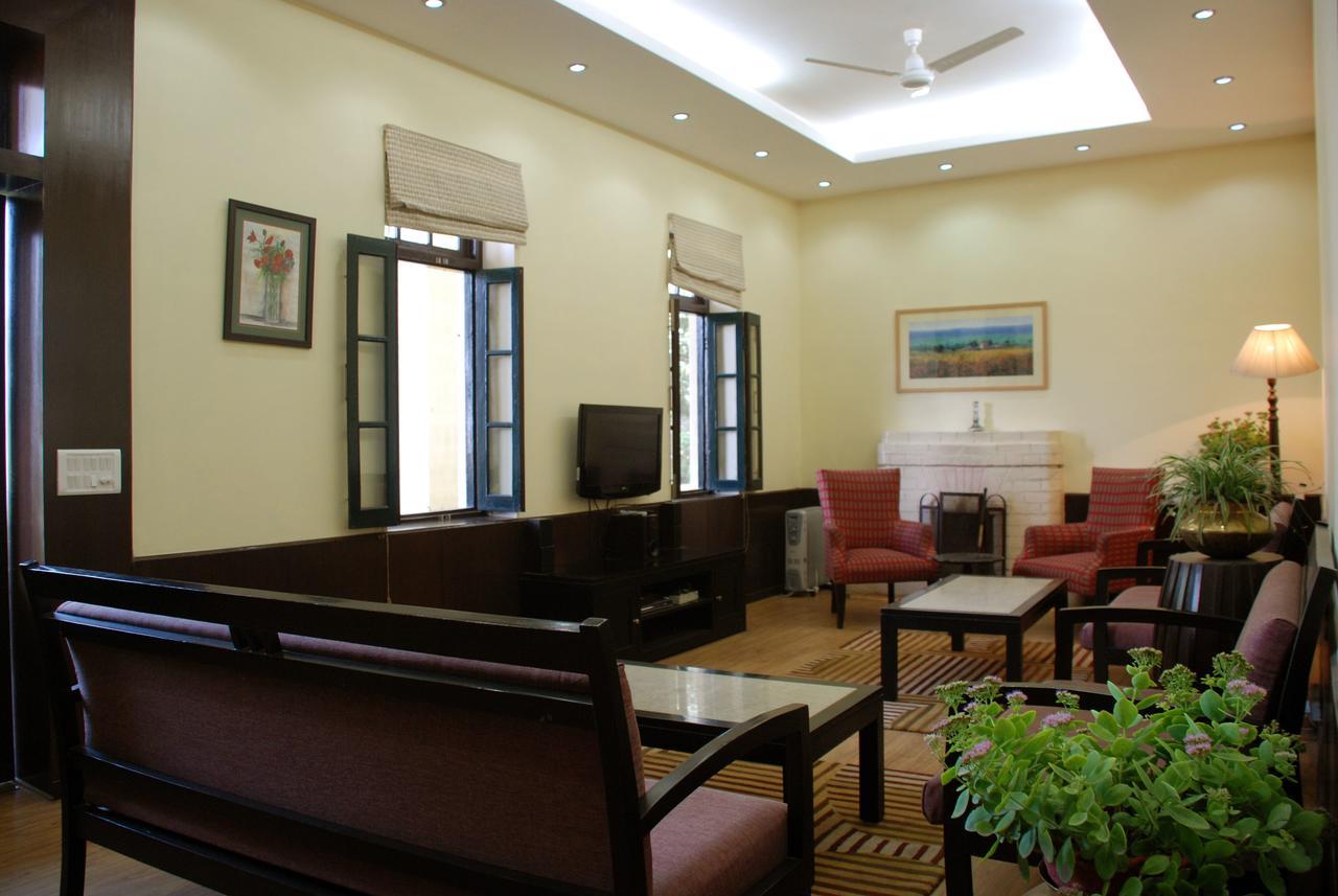Alasia Hotel Kasauli Esterno foto