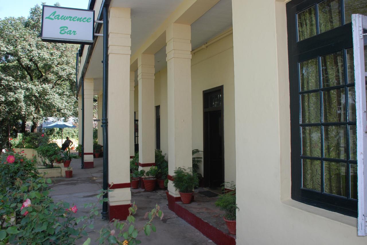 Alasia Hotel Kasauli Esterno foto
