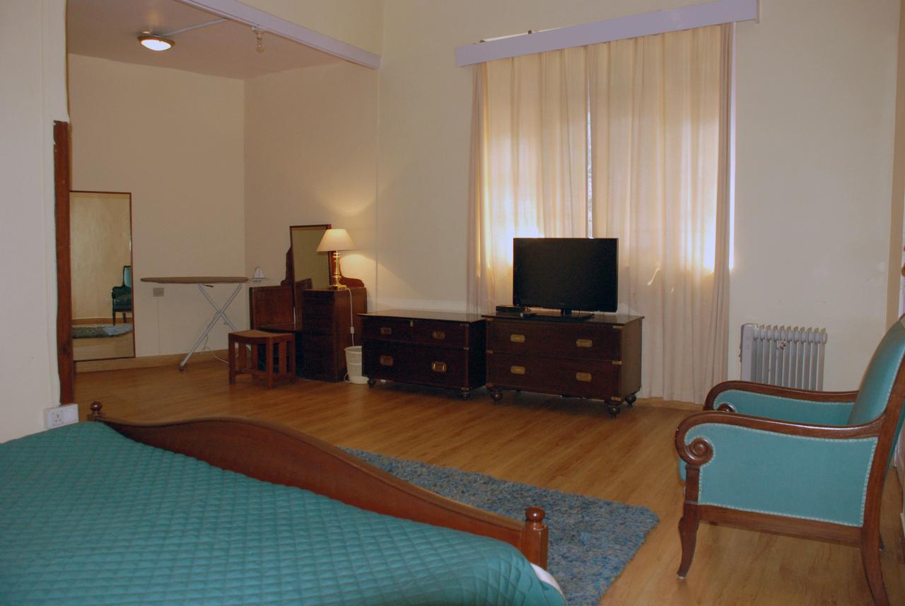 Alasia Hotel Kasauli Esterno foto