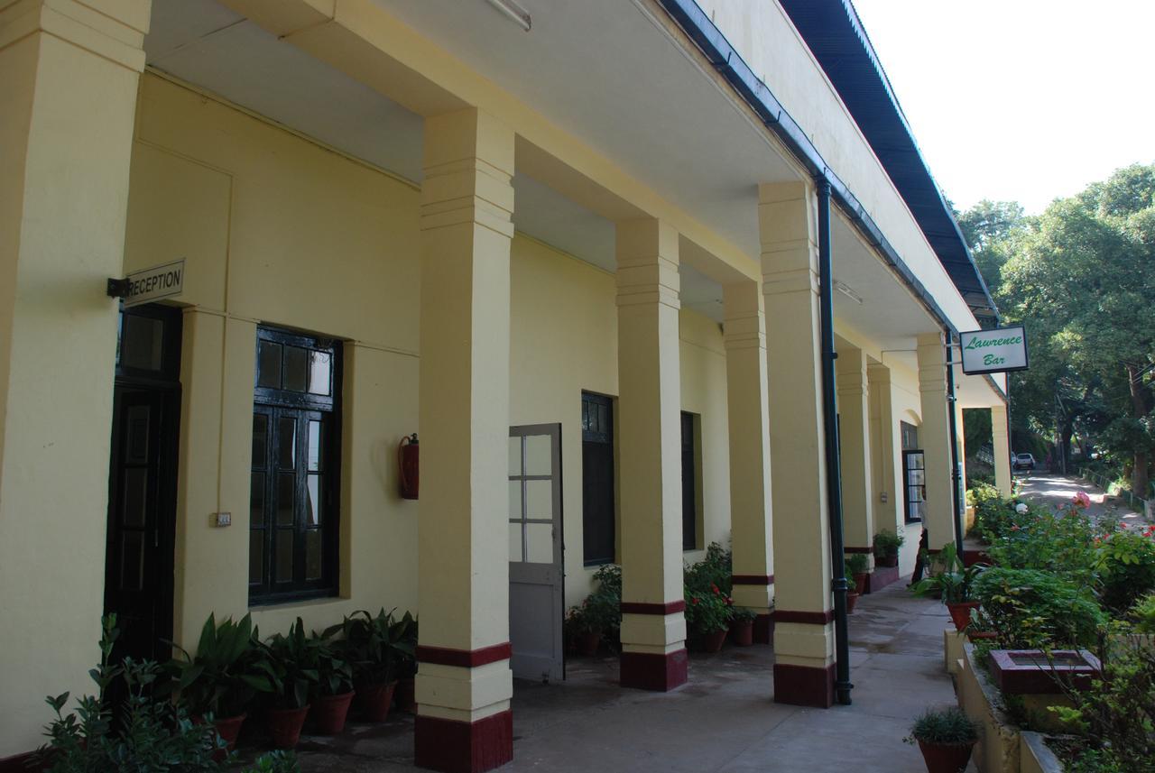 Alasia Hotel Kasauli Esterno foto