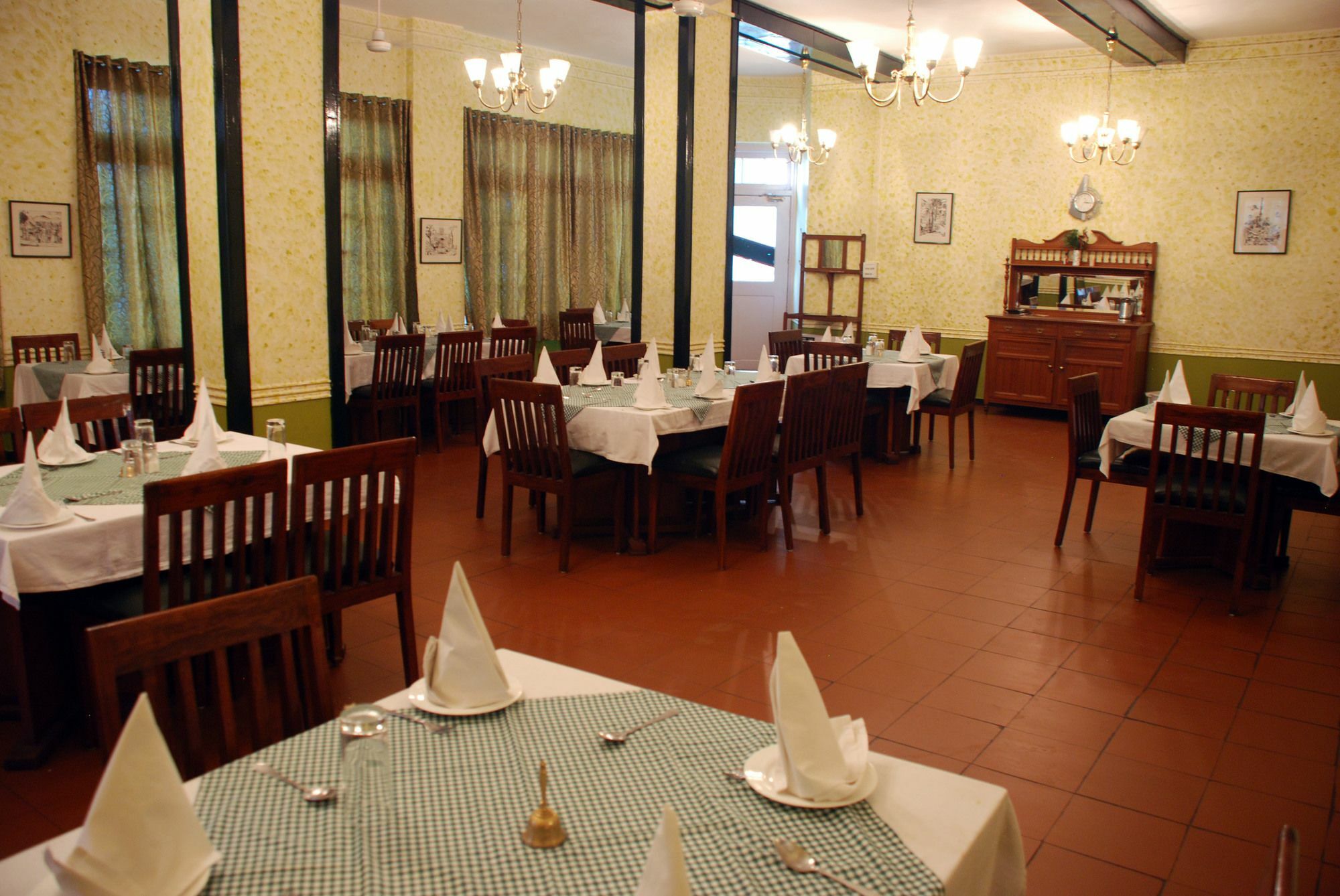 Alasia Hotel Kasauli Esterno foto